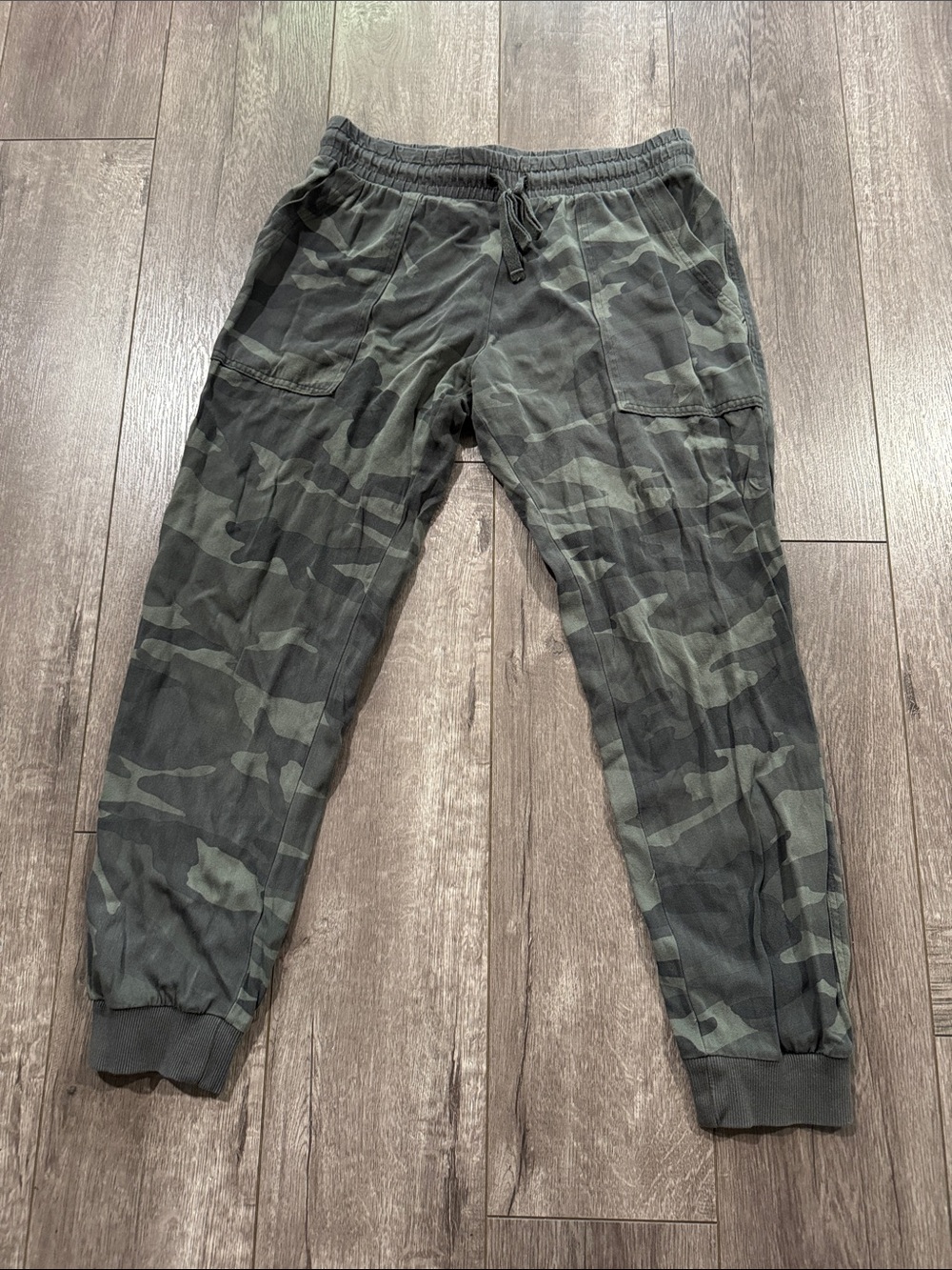 Splendid camo jogger pants XS